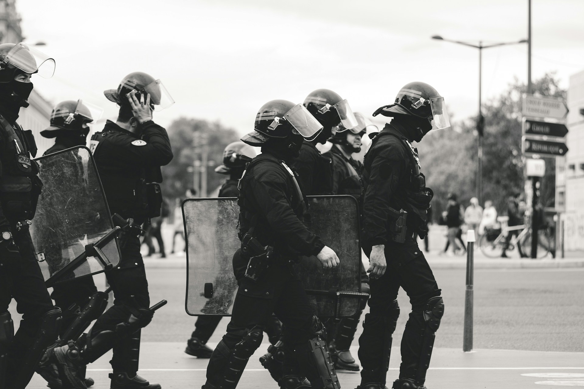 Exzessive Einschränkungen des Demonstrationsrechts in Frankreich, kritisiert Amnesty International