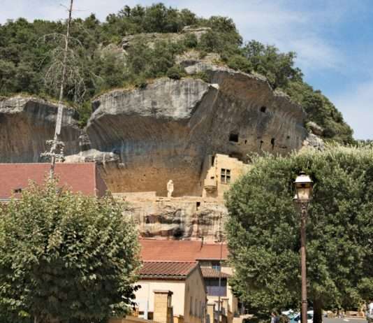 Unwetter in Maine-et-Loire: Troglodyten-Häuser bedroht Troglodyten-Häuser