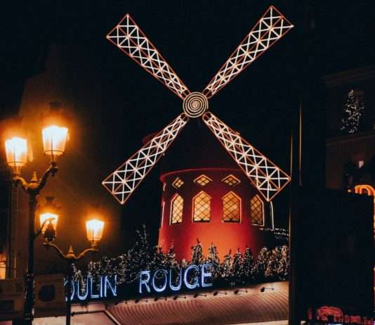 Dramatische Nacht in Paris: Moulin Rouge verliert seine Flügel Moulin_Rouge_Paris