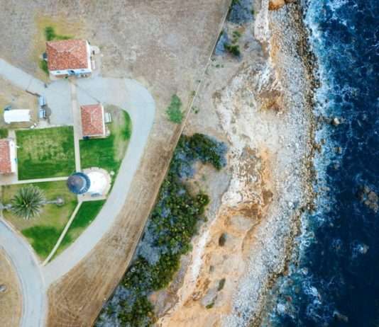 Kampf gegen die Küstenerosion: Welche französischen Departements sind am meisten gefährdet? Küste_Erosion