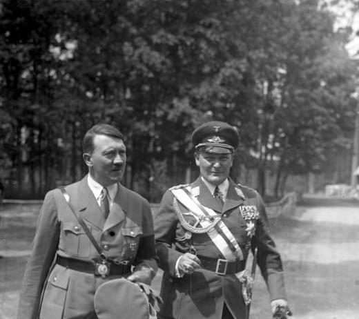 Geheimnisse unter der Erde: Entdeckung makabrer Überreste in Hermann Görings ehemaligem Anwesen Hitler_Göring_Wikipedia