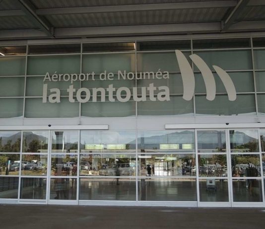 Neukaledonien: Touristen gefangen im Urlaubsparadies Entrée_-_Aéroport_Nouméa-La_Tontouta