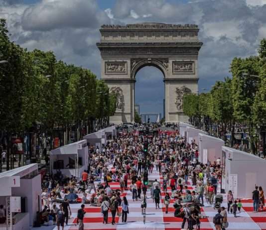 Paris: Ein gigantisches Picknick auf den Champs-Élysées Picknick_Champs_Elysees