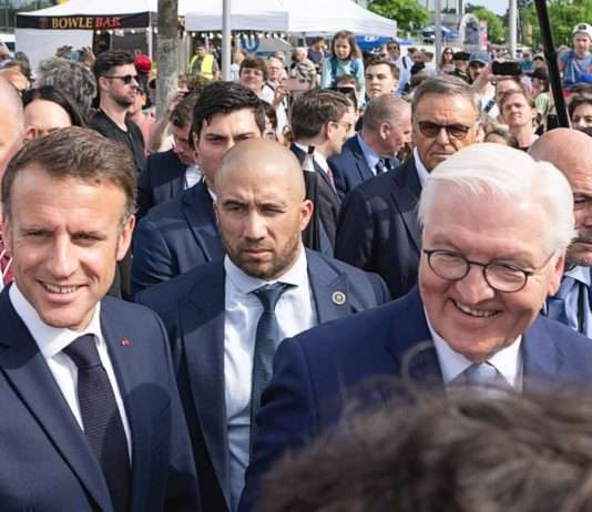 „Nous sommes le couple franco-allemand“: Macron in Berlin Macron_Steinmeier_ScreenX