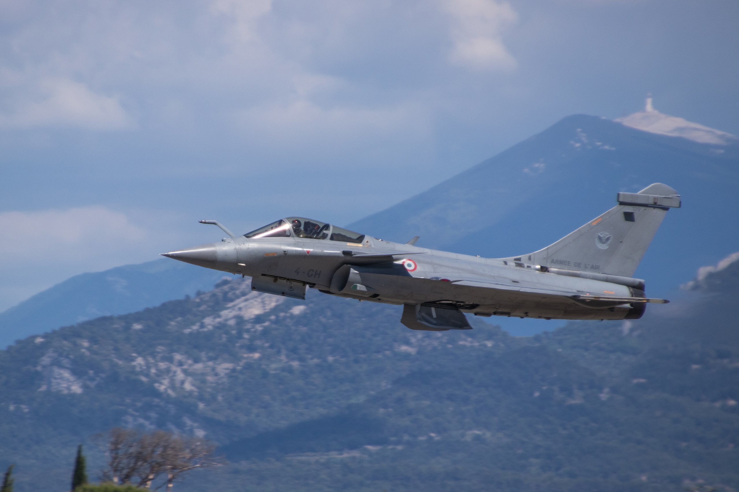 Test einer neuen nuklearfähigen Luft-Boden-Rakete durch die französische Armee