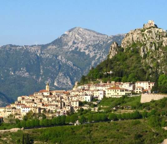 Entdeckungsreise durch Sainte-Agnès – Der höchste Küstenort der Côte d’Azur Sainte-Agnes_vue_generale