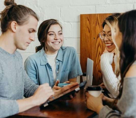 Europawahlen und die junge Wählerschaft: Ein Kampf um Interesse und Beteiligung Jugend