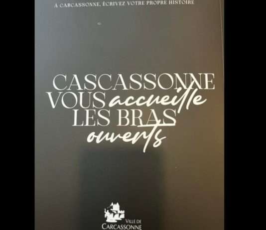 Carcassonne: Ein weiterer peinlicher Rechtschreibfehler bringt das Internet zum Lachen carcassonne_Screibfehler_ScreenFB