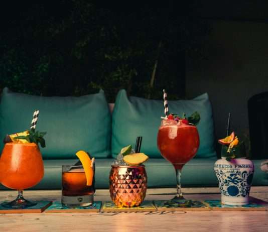 Ein Hoch auf den Internationalen Tag des Cocktails: Eine humorvolle Betrachtung des schmackhaftesten Feiertags Tag_des_Cocktails