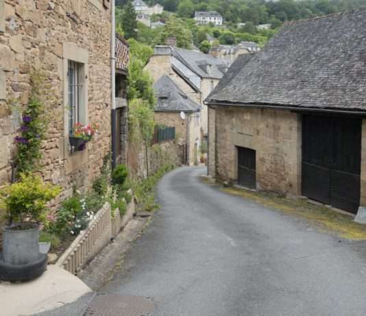 Entdeckungstour durch die wilde Natur des Plateaus Millevaches in der Corrèze Aubazine_Correze