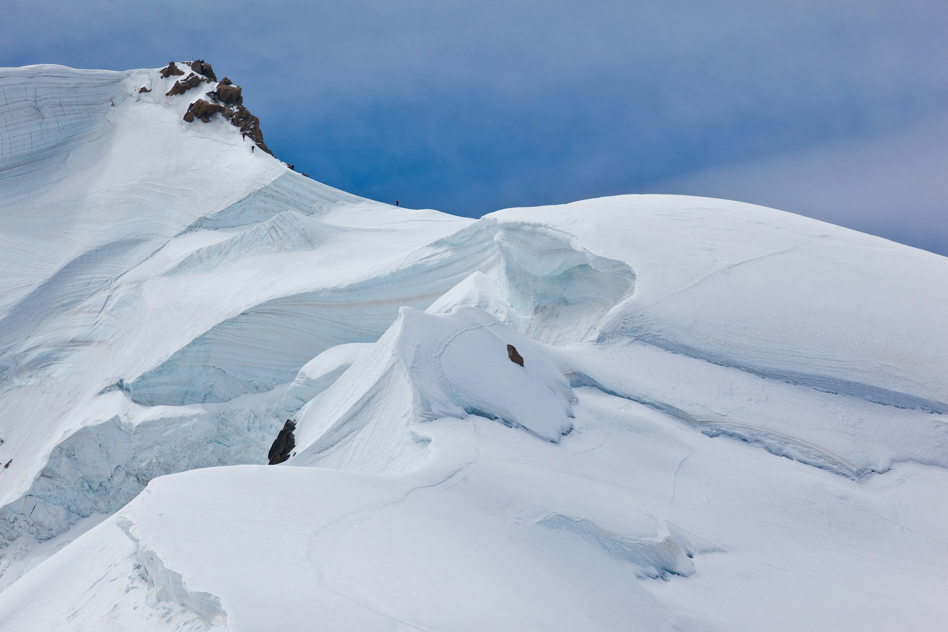 Schneeverhältnisse in den Alpen und Pyrenäen: Ein Kontrast, der Fragen aufwirft