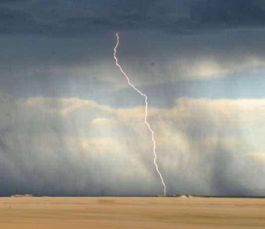 Dramatisches Unglück: Drei Kinder in Puerto Rico vom Blitz getroffen Blitzeinschlag_Strand