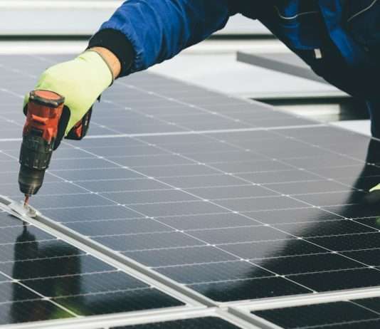 Solarenergie im Eigenbau: Solarpanel-Workshops im Morbihan Solarenergie