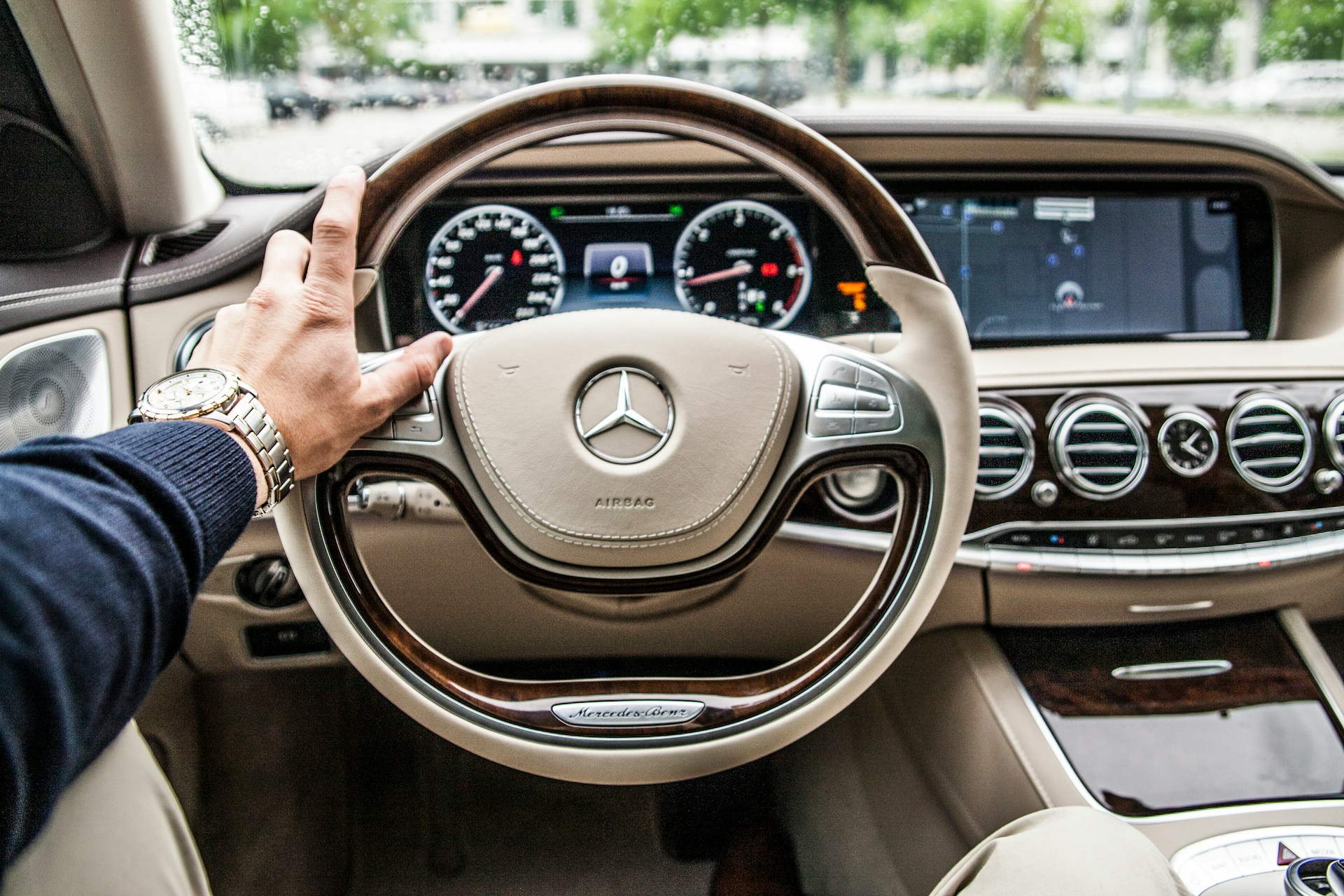 Ab dem 1. Juli: Neue Autos erkennen Verkehrszeichen und warnen vor zu schnellem Fahren