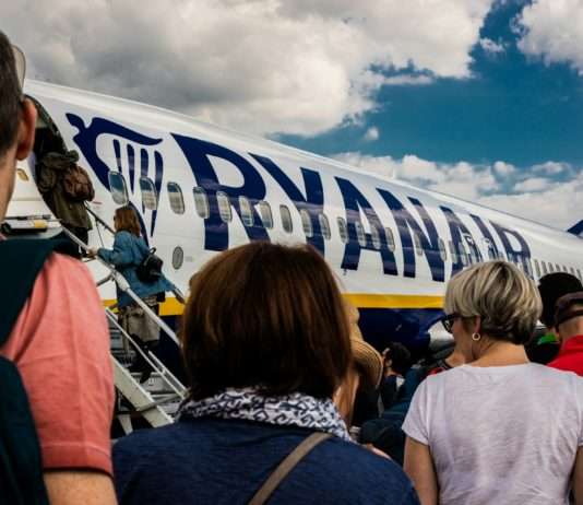 Handgepäck als Goldgrube? Airlines im Visier europäischer Verbraucherschützer Ryanair