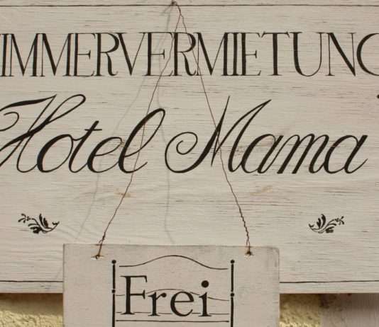 Tanguy: Wenn das Hotel Mama zum Dauerzustand wird Hotel-Mama