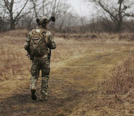 Macrons erneuter Vorstoß: Militärische Bodenpräsenz in der Ukraine nicht ausgeschlossen Soldat