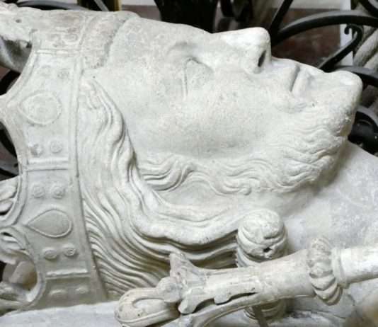 Die Basilika Saint-Denis: Ein Meisterwerk der Gotik und Zeuge der französischen Geschichte Basilika_St-denis