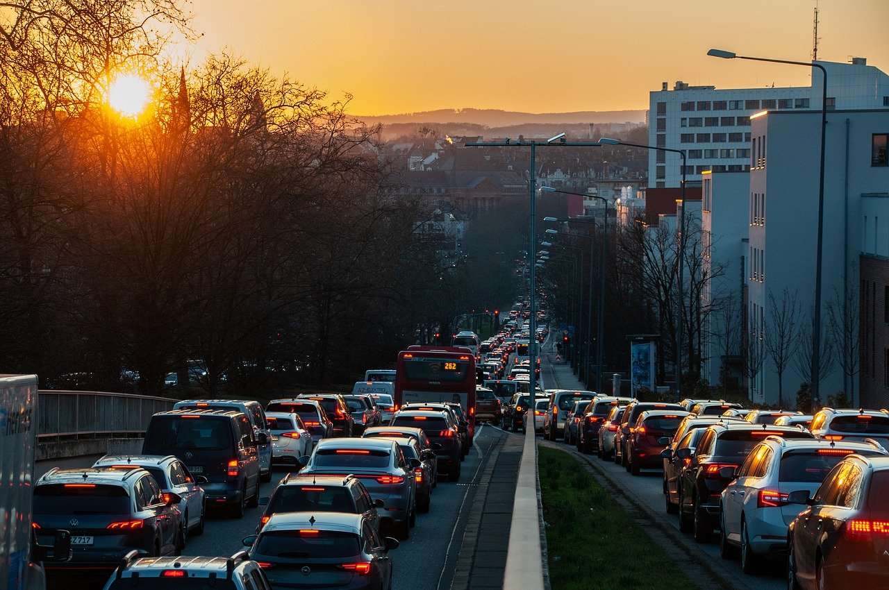 Lärm- und Luftverschmutzung in französischen Ballungsräumen: Ein Vergleich mit Deutschland
