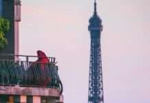 Balkonkultur in Frankreich: Regeln rund ums Grillen, Pflanzen und Wäschetrocknen Balkon_Paris_Eiffelturm