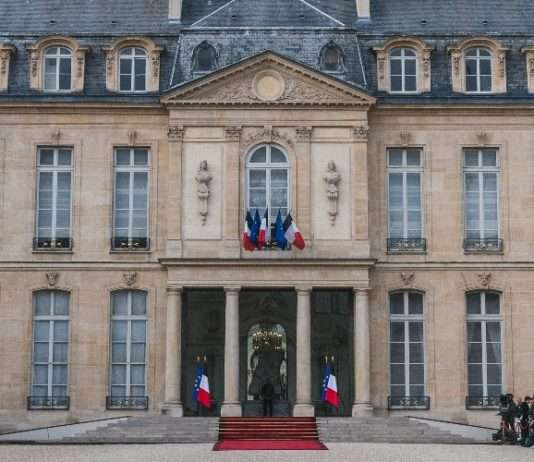 Elysée-Palast in der Kritik: Einblicke in die Ausgaben 2023 Elysee-Palast