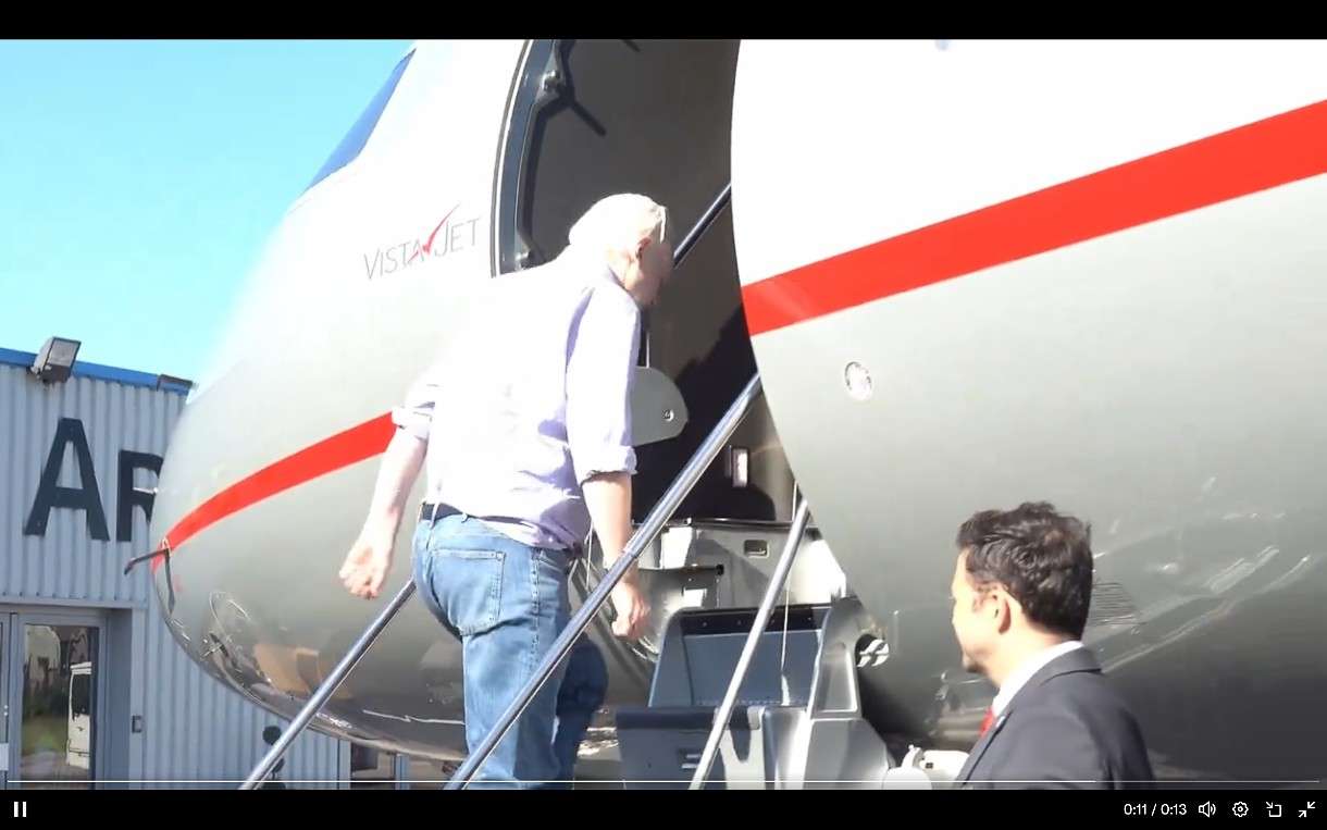 Julian Assange: Held oder Schurke?