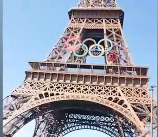 Paris 2024 – Ein Jahr danach: Was bleibt vom olympischen Traum? Eiffelturm_Olympische-Ringe_ScreenX