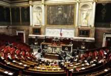 600 Kondome für die Abgeordneten – wenn Protest kreativ wird Nationalversammlung