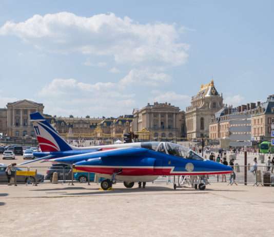 Der Himmel bebt: Atemberaubende Flugshow über Schloss Versailles Flugshow_Versailles