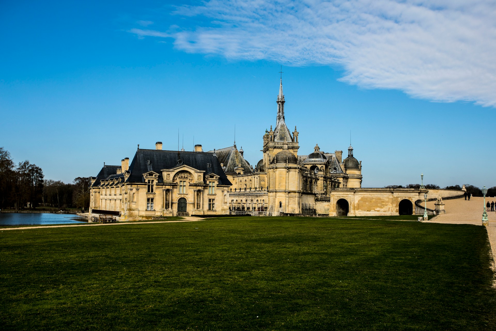 Juwel der französischen Renaissance: Ein Besuch im Château de Chantilly
