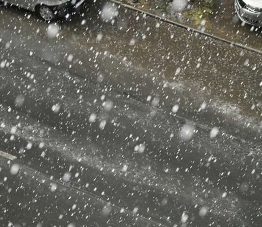Hagel im Doubs und im Jura: Zerstörung und Chaos durch die Unwetter Hagelsturm