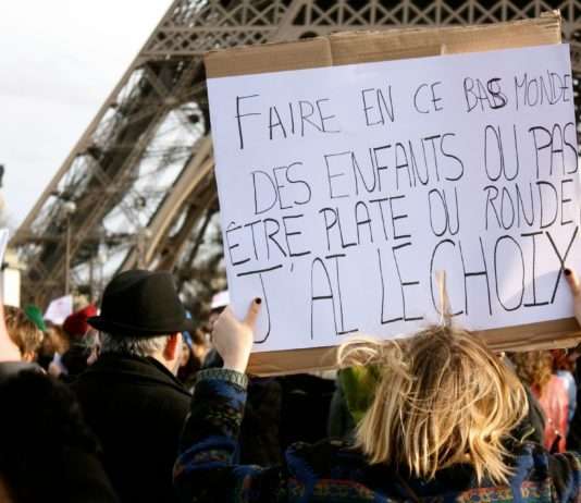 Wahl gegen die extreme Rechte: Feministinnen und Gewerkschaften mobilisieren Frauendemonstration