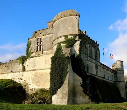 Chateau de Bouteville: Ein Juwel der Renaissance erwacht zu neuem Leben Chateau_de_Bouteville