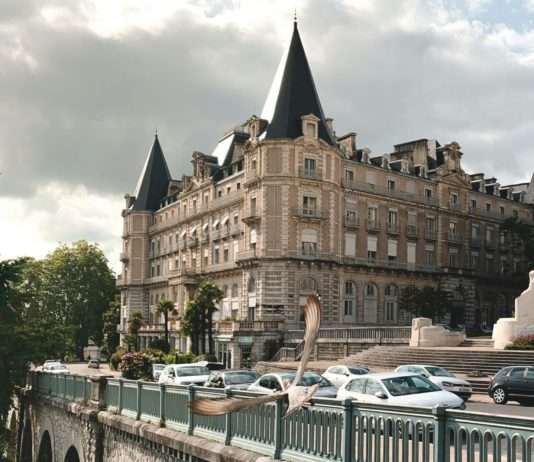 Pau: Ein verborgener Schatz in den Pyrenäen Pau