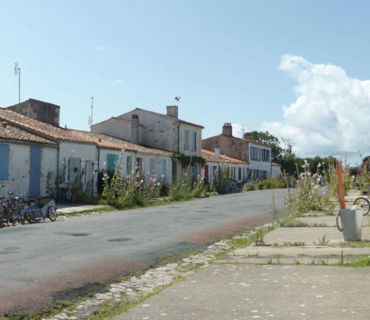 Sommerferien: Entdeckung der Île-d’Aix, eine Oase der Ruhe vor der Küste der Charente-Maritime Aix_rue
