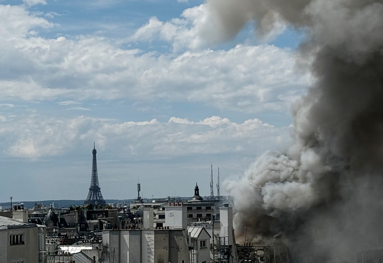 Dramatischer Brand im Pariser Quartier Sentier: Drei Personen leicht verletzt