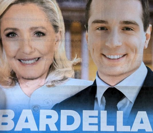 Skandale um die Kandidaten des Rassemblement National: Die Peinlichkeiten nehmen kein Ende Wahlplakat_RN