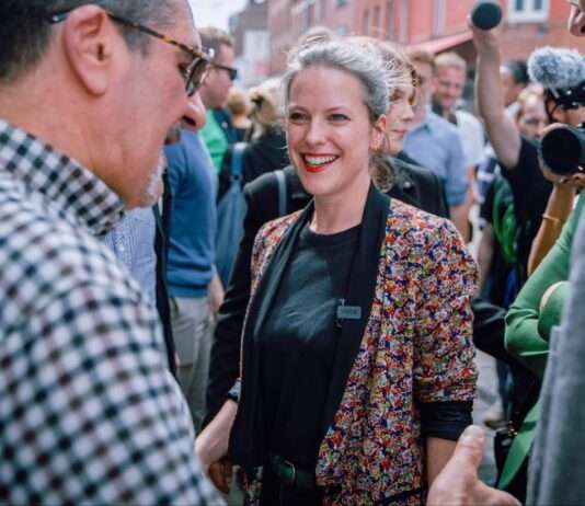 Politische Krise in Frankreich: Michel Barnier kämpft um Regierungsbildung, die Linke fordert Lucie Castets Lucie_Castets_ScreenX