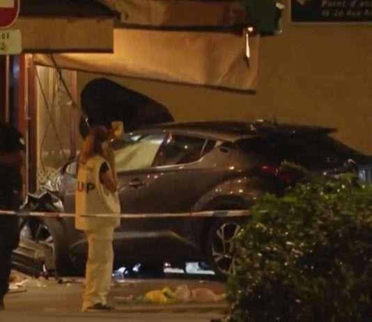 Tragisches Unglück in Paris: Auto rast in Restaurant-Terrasse Paris_Auto_Restaurantterrasse_ScreenX