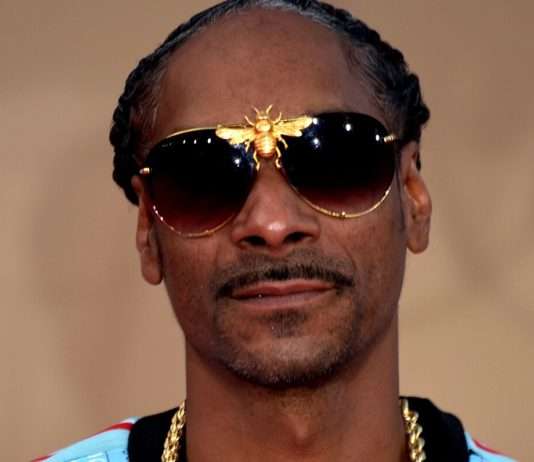 Paris 2024: Prominente tragen das olympische Feuer vor der Eröffnungszeremonie Snoop_Dogg_2019_Wikipedia
