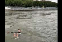 Sportministerin Amélie Oudéa-Castéra schwimmt in der Seine – Symbolischer Akt 13 Tage vor den Olympischen Spielen Sportministerin_Seine_Bad_ScreenX