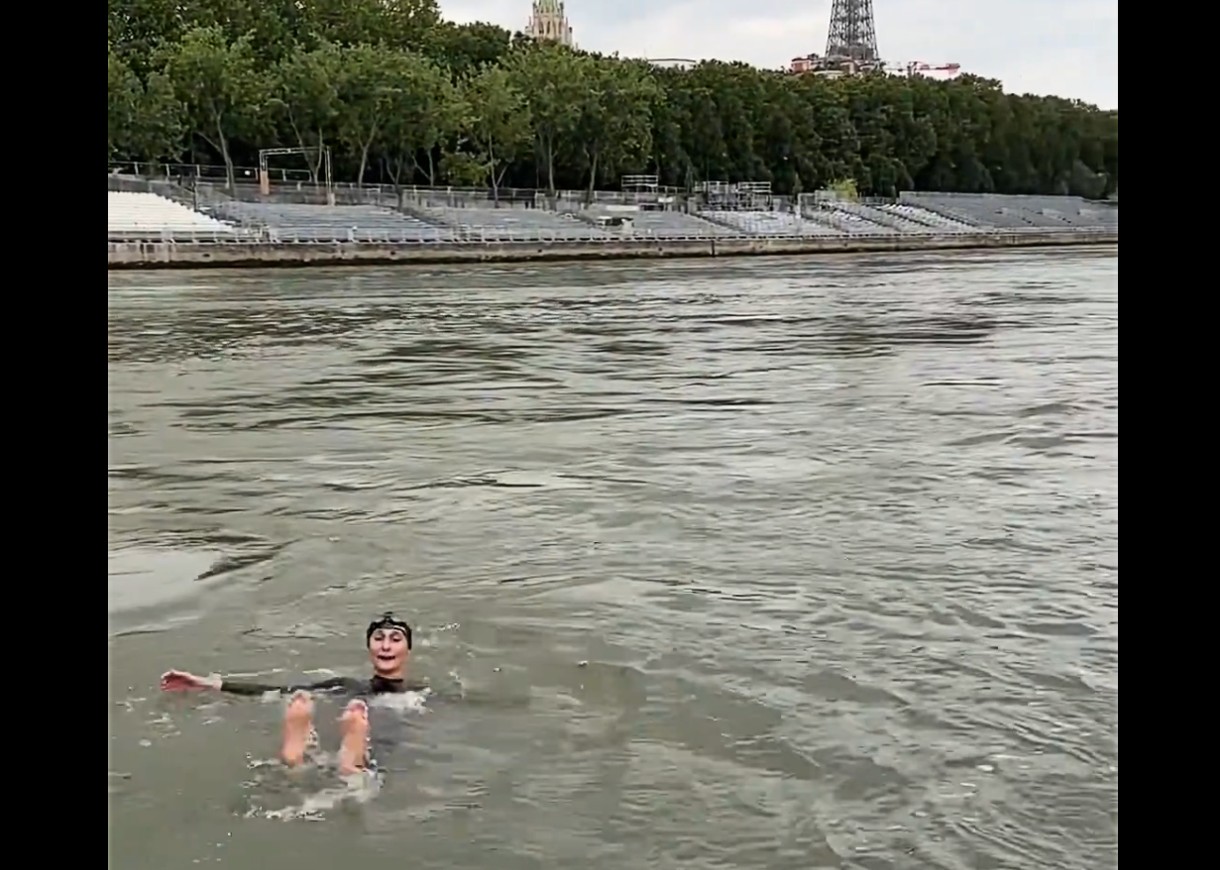 Sportministerin Amélie Oudéa-Castéra schwimmt in der Seine – Symbolischer Akt 13 Tage vor den Olympischen Spielen