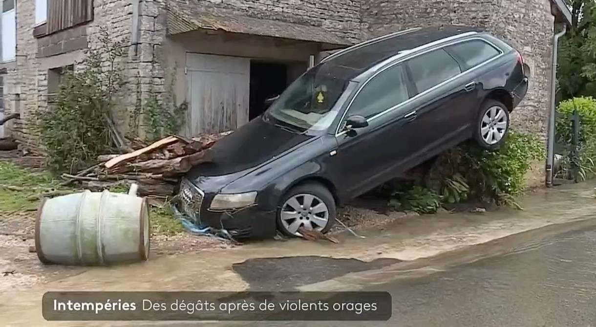 Unwetter hinterlassen Spur der Zerstörung in Frankreich