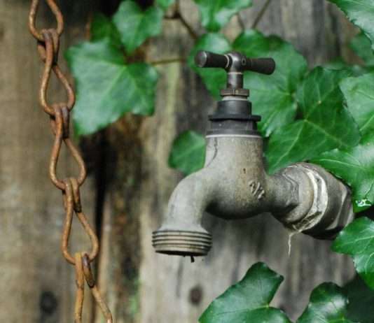 Trockene Zeiten in Durban-Corbières: Wassernotstand zwingt Bewohner zum Umdenken Wasserknappheit