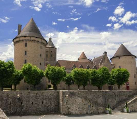 Abseits der großen Straßen: Eine Reise durch die kleinen Orte des Départements Creuse Bourganeuf