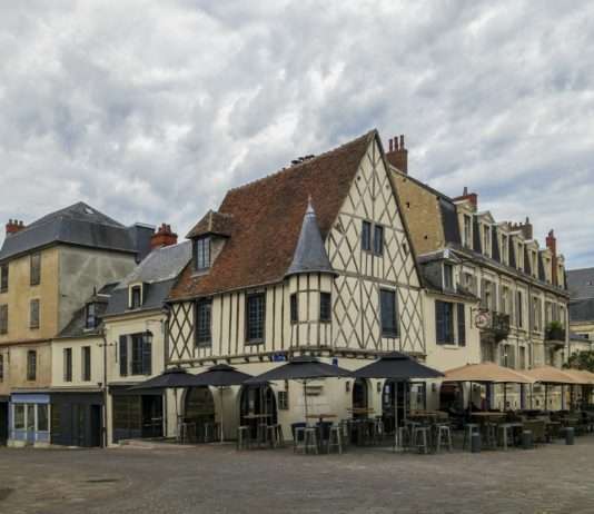 Bourges – Eine Reise ins Herz des mittelalterlichen Frankreichs Bourges