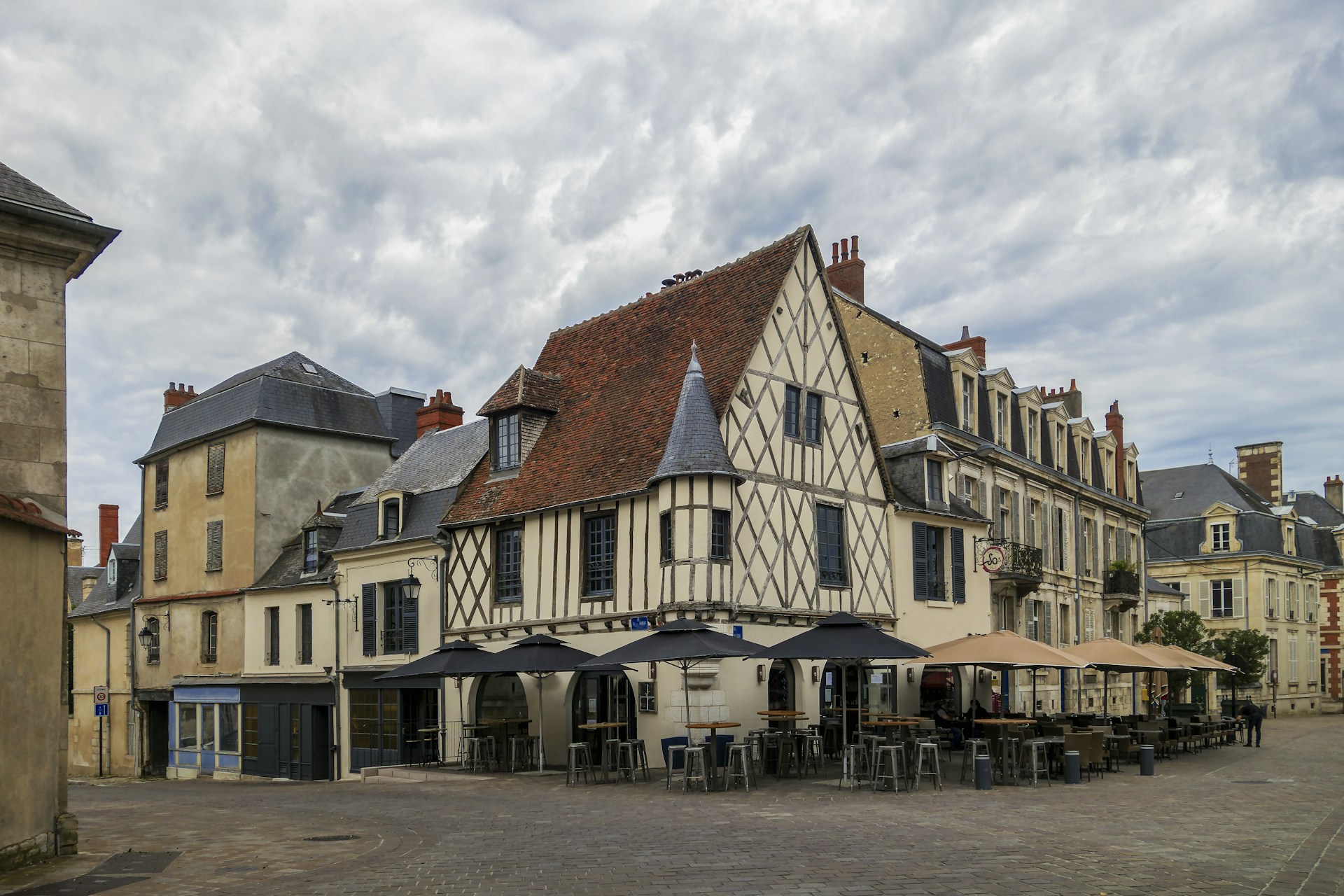 Bourges – Eine Reise ins Herz des mittelalterlichen Frankreichs