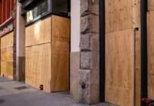 Parlamentswahl 2024: Grenoble im Alarmzustand – Händler schützen ihre Geschäfte Barrikaden_Geschäfte