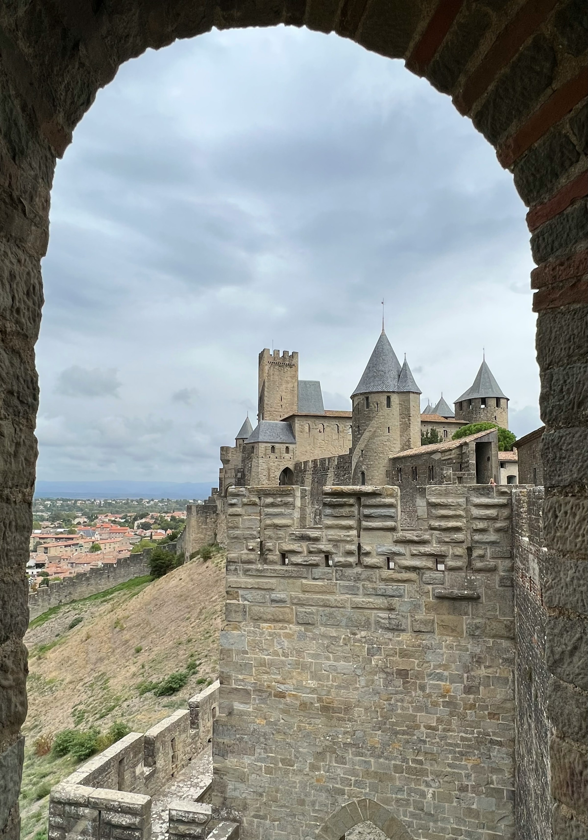 Die fünf Söhne von Carcassonne: Ein Reiseabenteuer im Herzen der Katharer