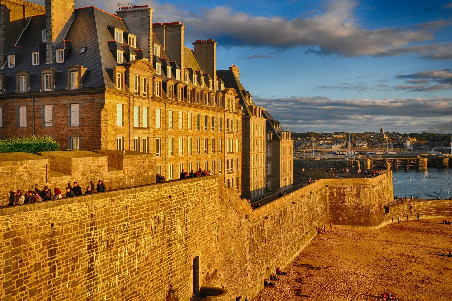 Saint‑Malo: zwischen Postkartenromantik und Alltagssorgen